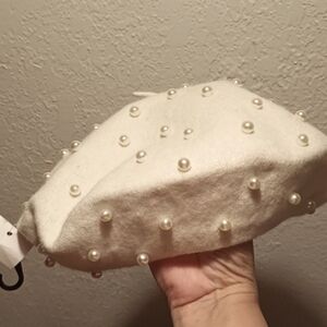 Cream Beret with Pearl Accents New with Tags